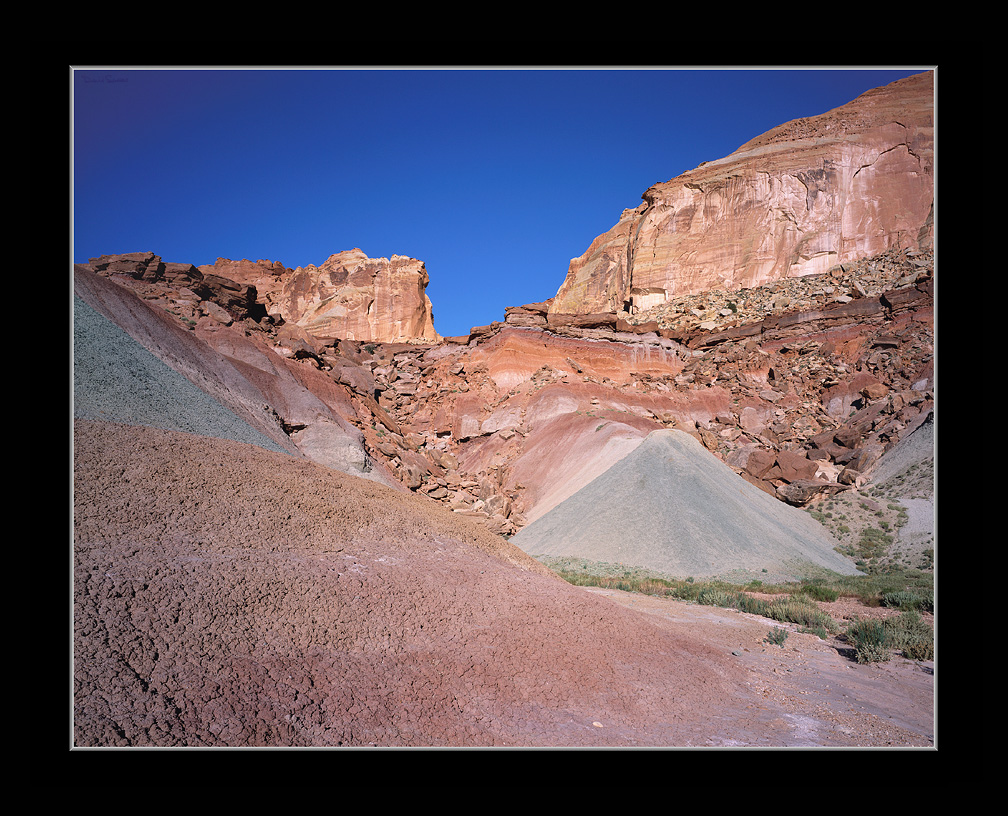 Colorful Chinle Clay Hills & Wingate Sandstone
